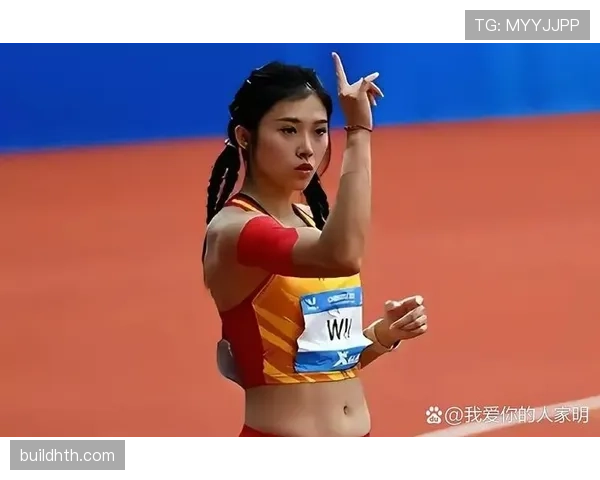 吴艳妮居然能把训练场当豪宅住，这管得了脚下球也管不过这生活细节吧！